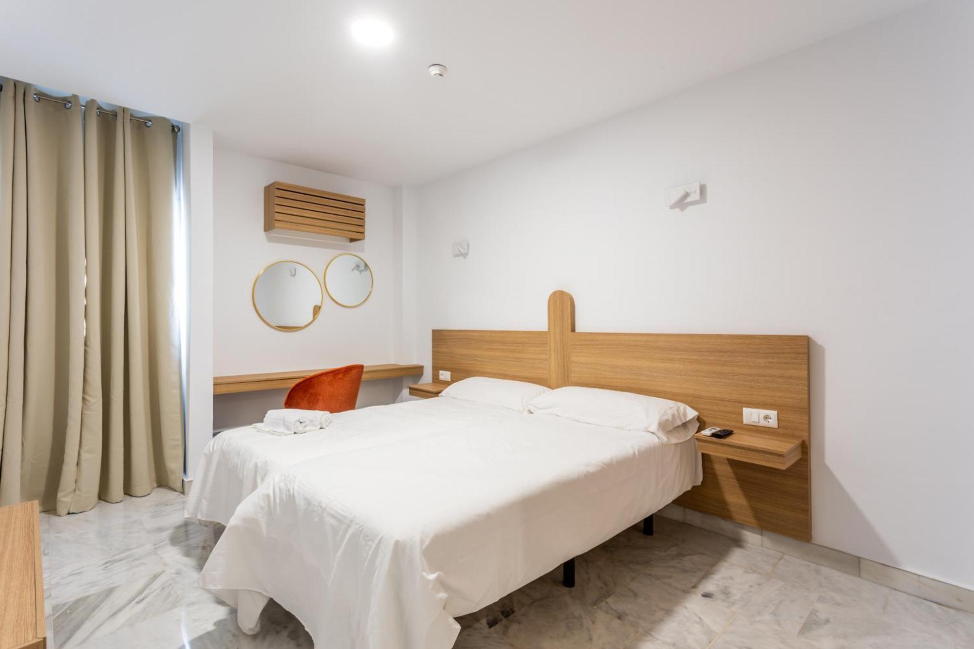 Hotel El Tujjar Los Barrios Dış mekan fotoğraf