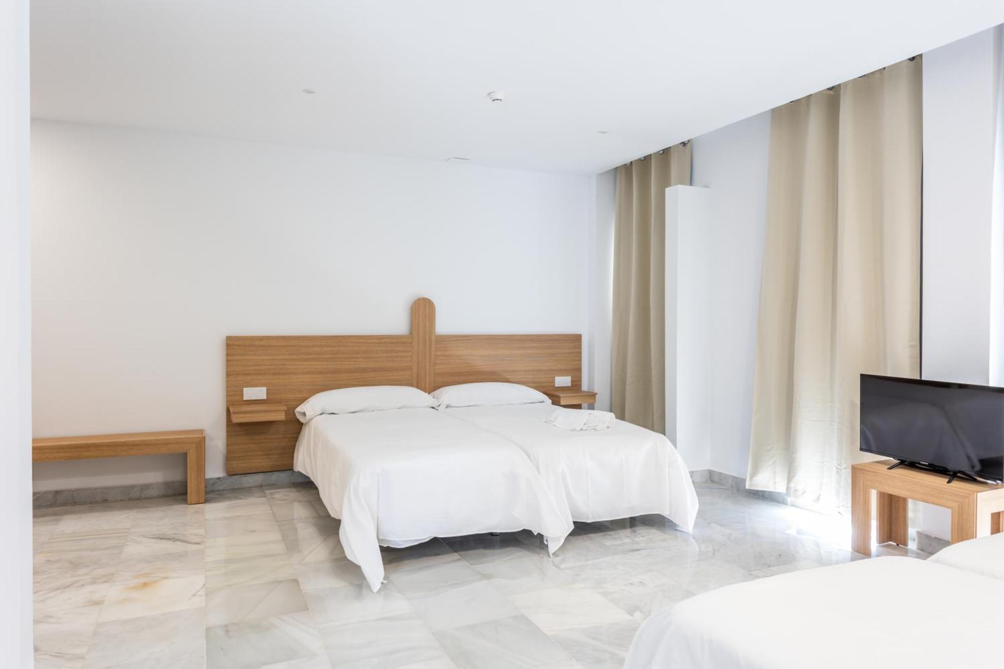 Hotel El Tujjar Los Barrios Dış mekan fotoğraf