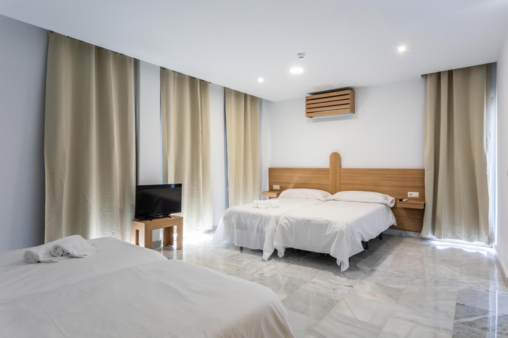 Hotel El Tujjar Los Barrios Dış mekan fotoğraf