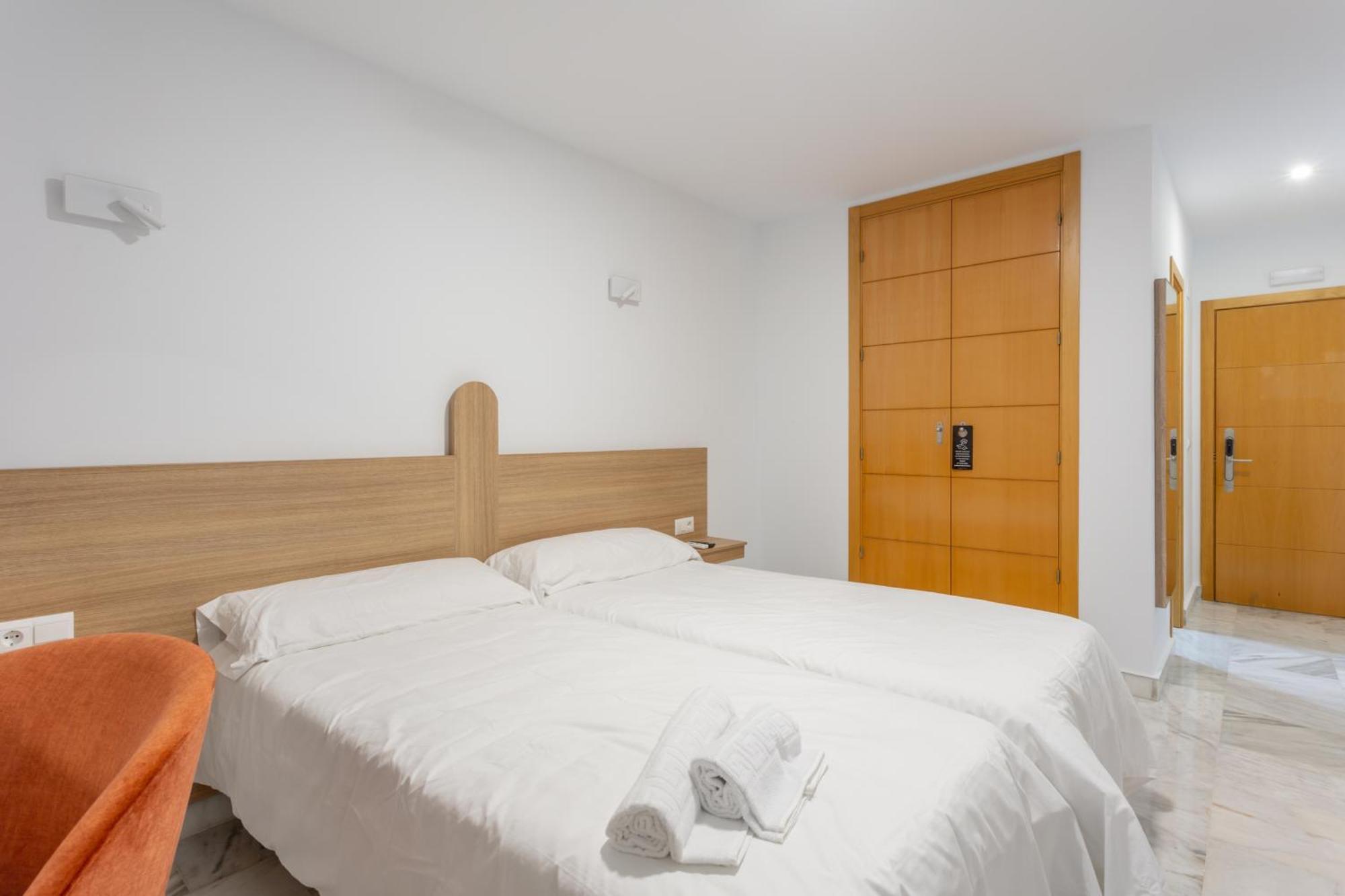 Hotel El Tujjar Los Barrios Dış mekan fotoğraf