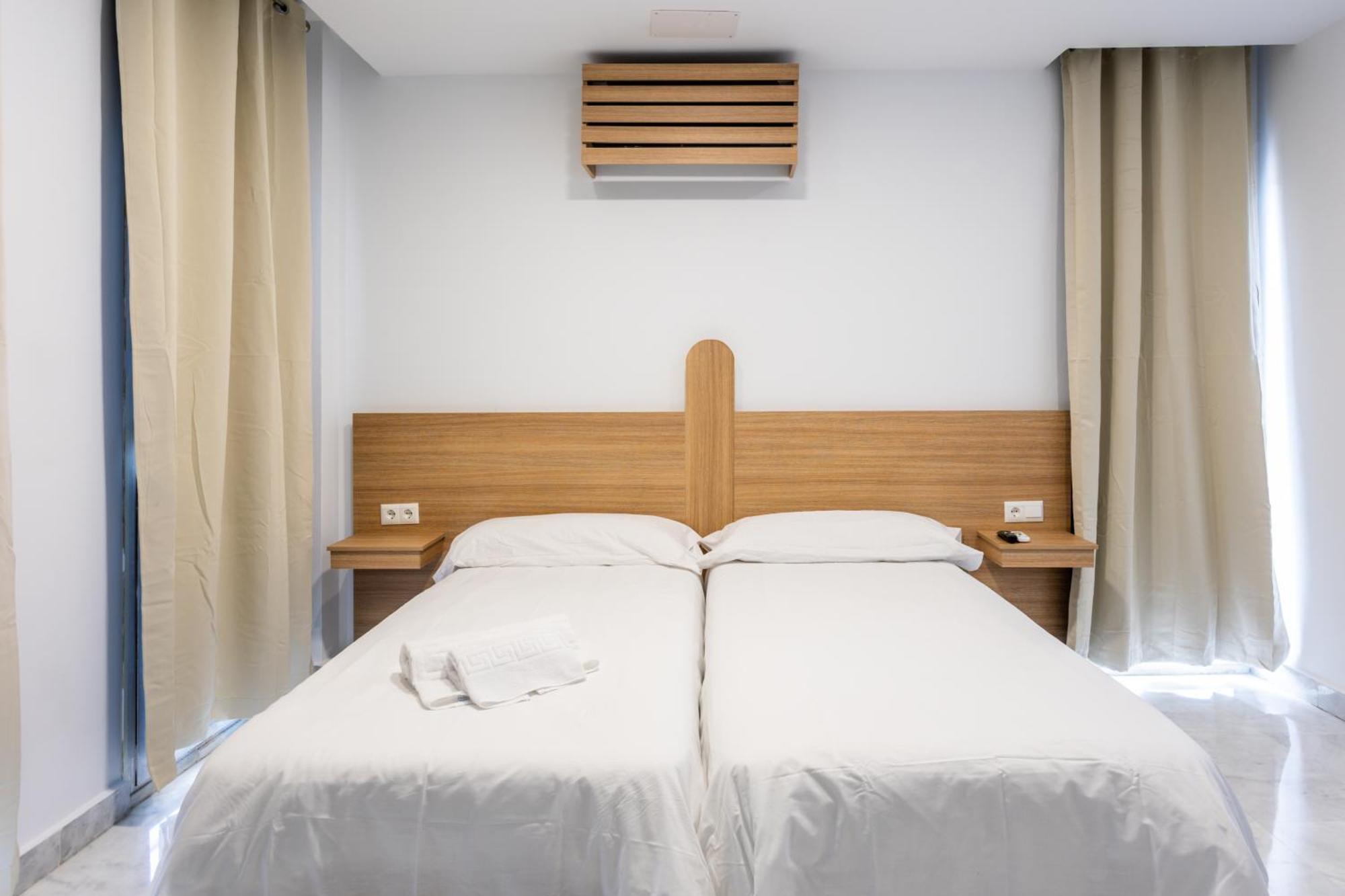 Hotel El Tujjar Los Barrios Dış mekan fotoğraf