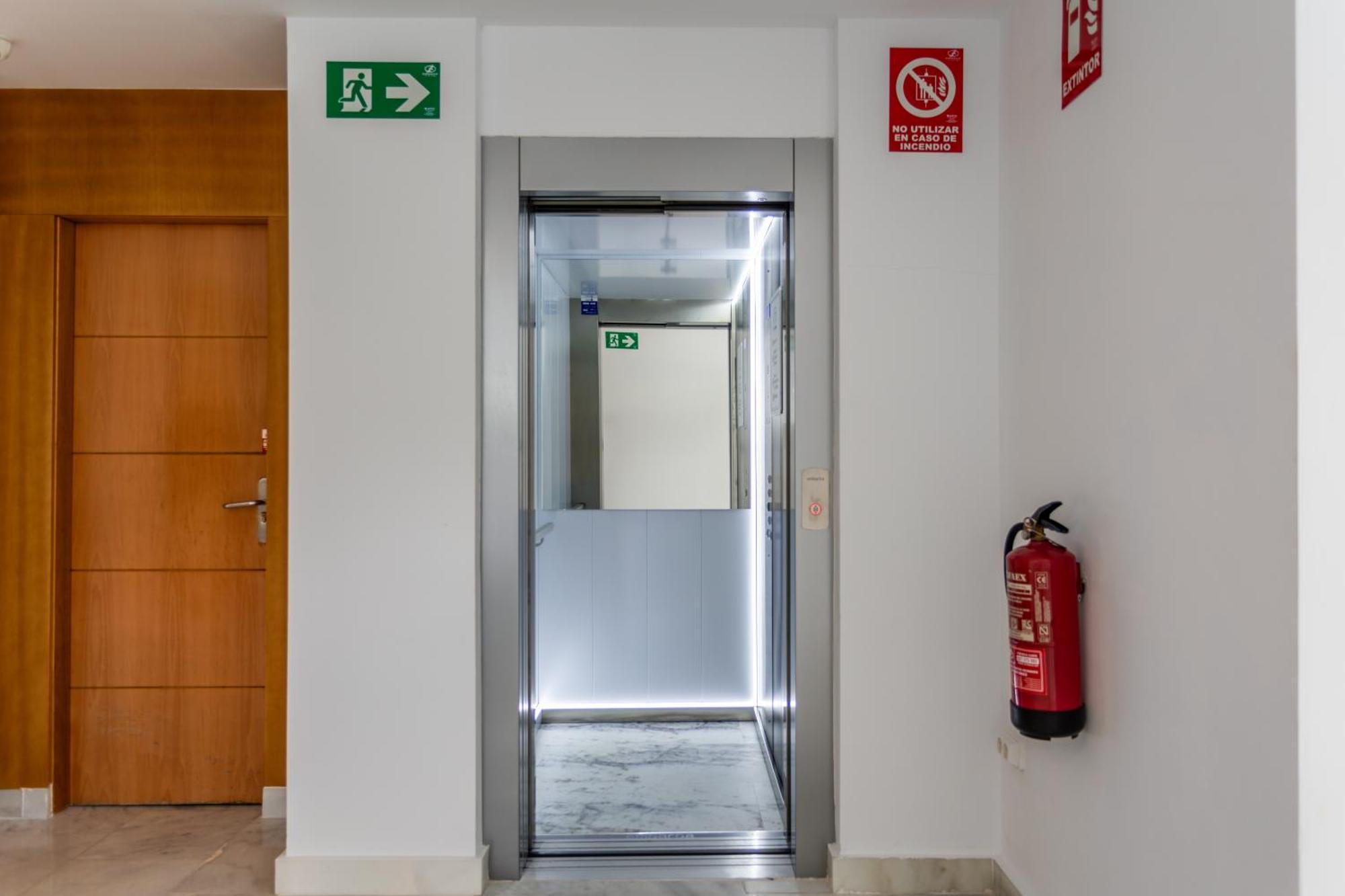 Hotel El Tujjar Los Barrios Dış mekan fotoğraf